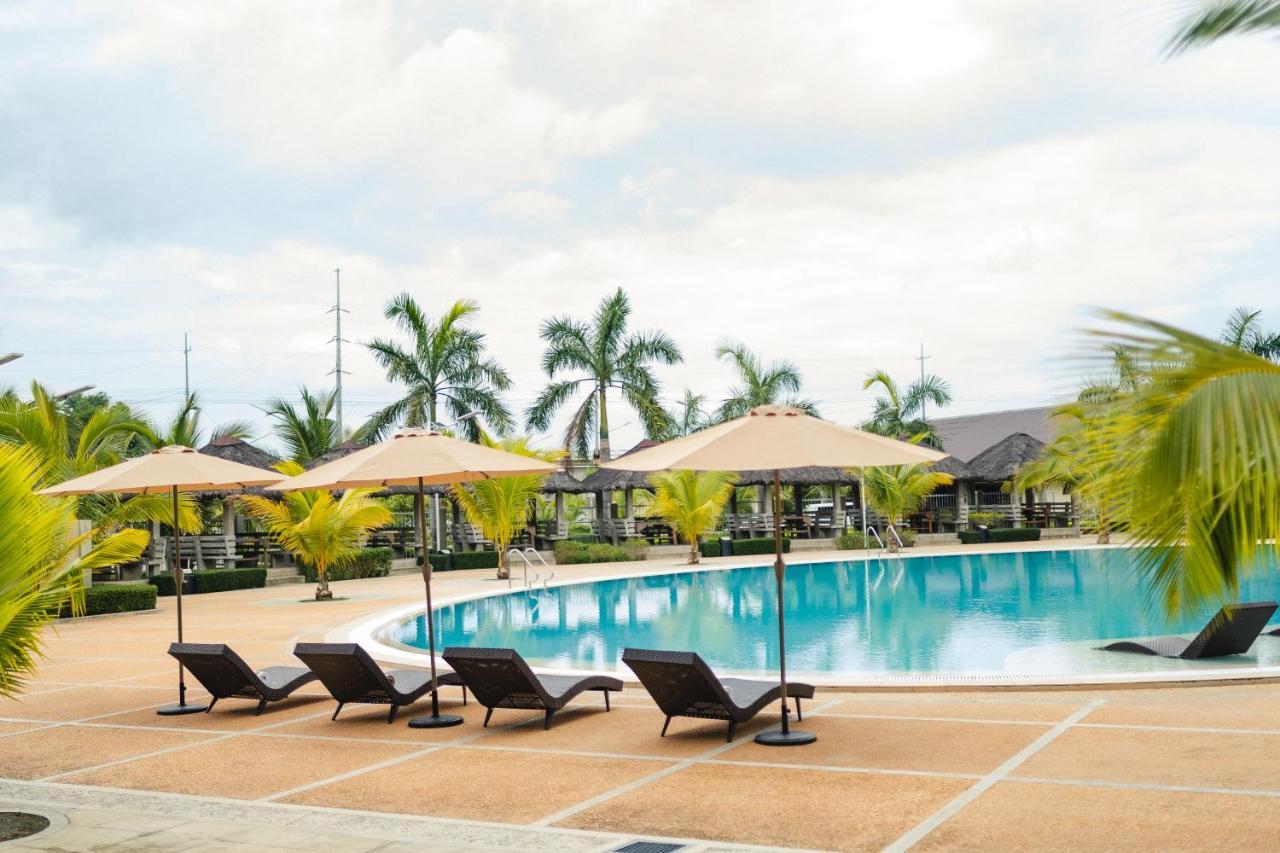 River Palm Hotel And Resort Powered By Cocotel Bugallon Buitenkant foto