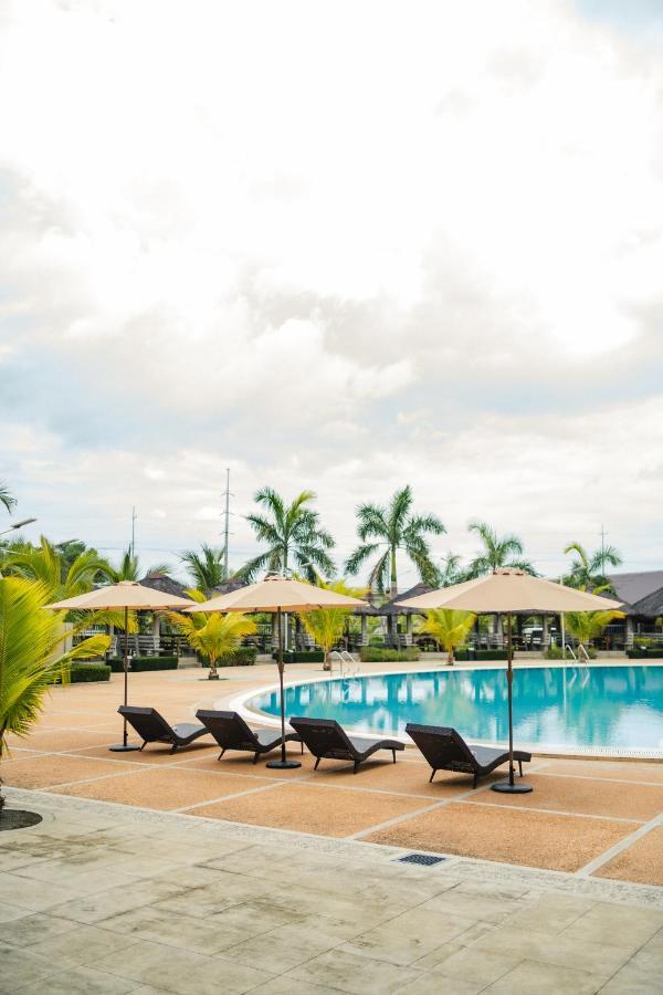 River Palm Hotel And Resort Powered By Cocotel Bugallon Buitenkant foto