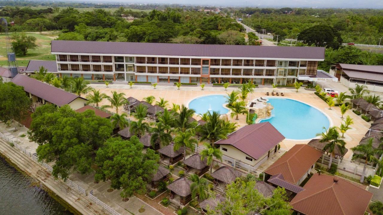 River Palm Hotel And Resort Powered By Cocotel Bugallon Buitenkant foto